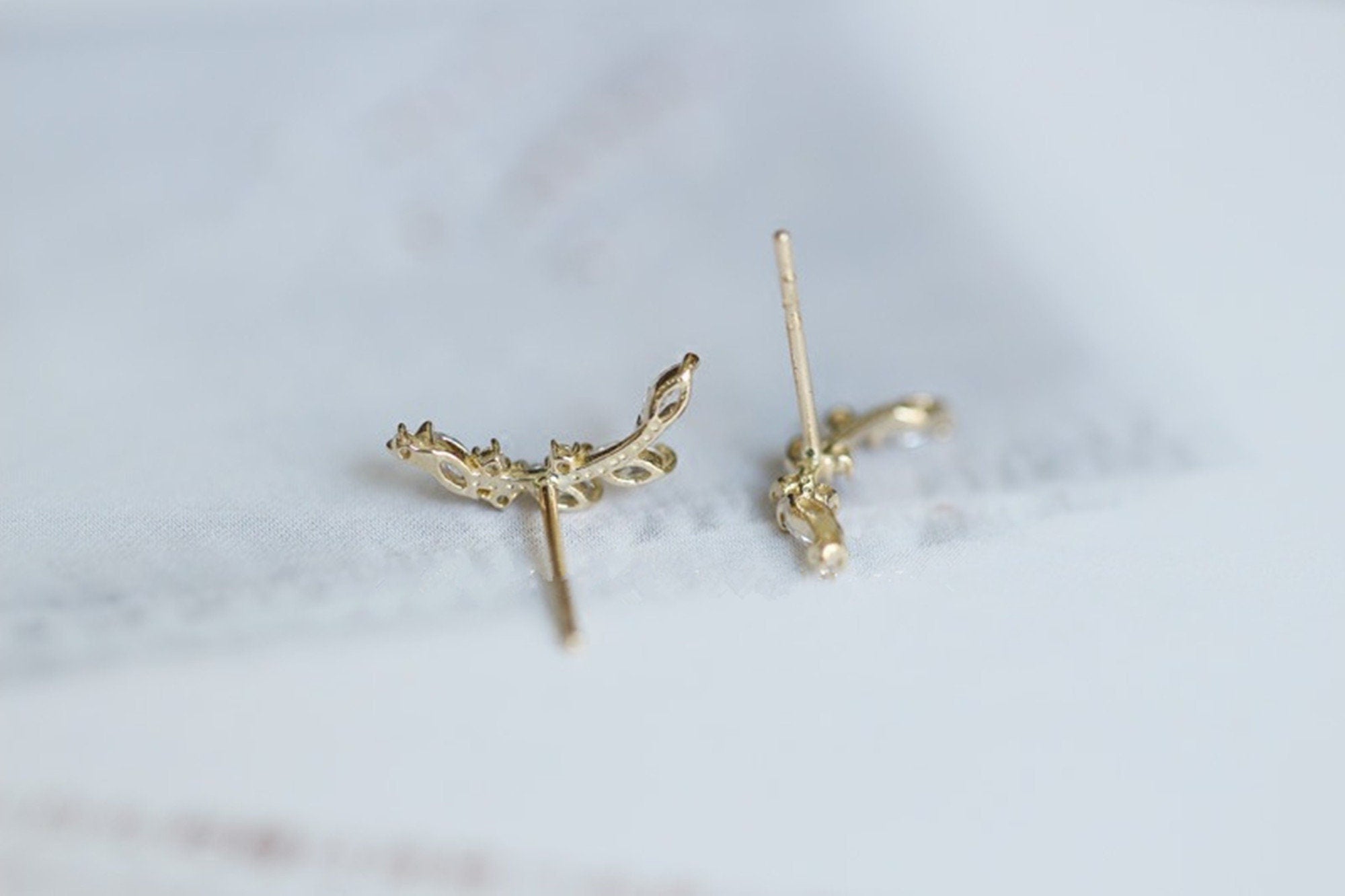 Ear crawler earrings, Ear Climber, Bride Wedding Earrings, Prom Earrings,earrings for woman,Mom's gifts, Bridesmaid gifts,Birthday Gifts