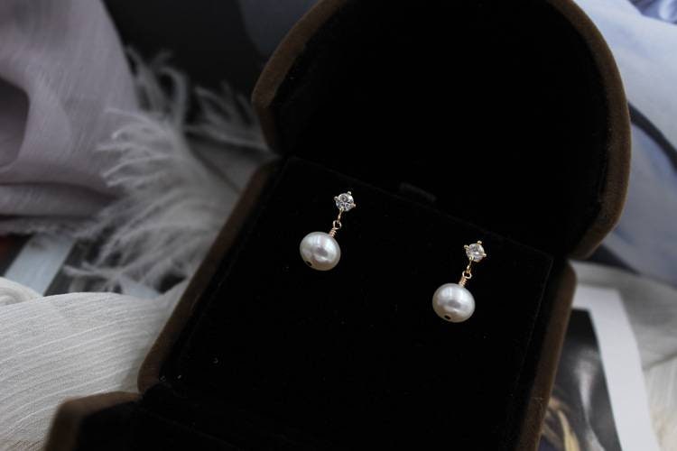 14 K gold Pearl Drop Earrings