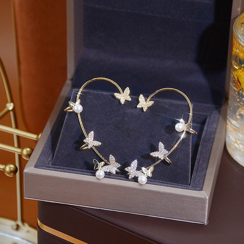 Butterfly with Pearl Earrings-Brides Earrings- Party gift- Mother of the Bride-Best gift for her